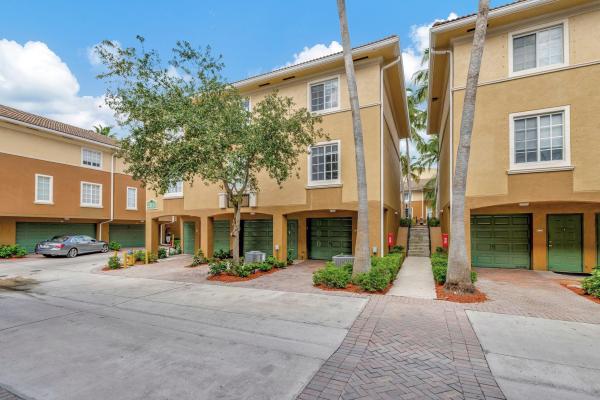 Aventi At Aventura, 2831 NE 185th St #607, Aventura, Florida 33180, image 1