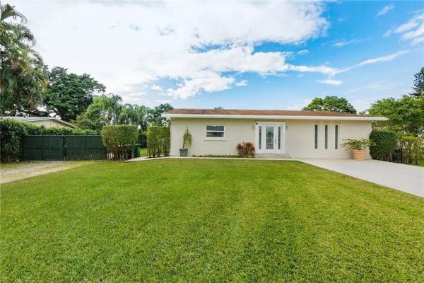 Everglades Land Sales, 4301 SW 74th Ave, Davie, Florida 33314, image 1