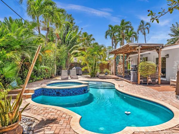 Babco Manors, 32 NE 27th Dr, Wilton Manors, Florida 33334, image 1