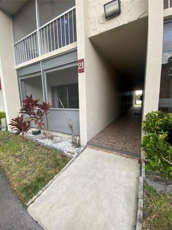 Entrada, 21 Jacaranda Dr #124, Plantation, Florida 33324, image 1