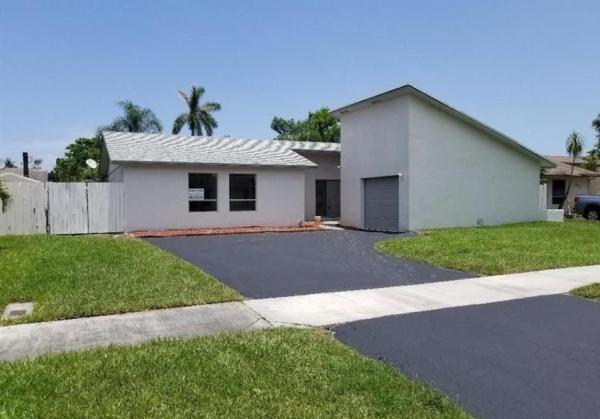 Gates Of Hillsboro, 280 NW 41st Ave, Deerfield Beach, Florida 33442, image 1