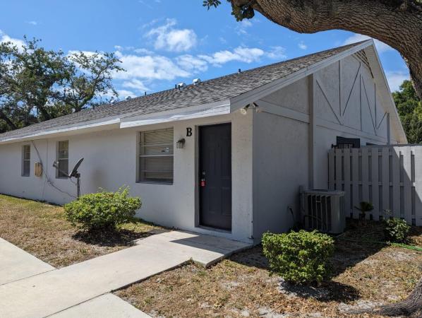 Southern Courtyard, 2002 S 10th St #B, Fort Pierce, Florida 34950, image 1