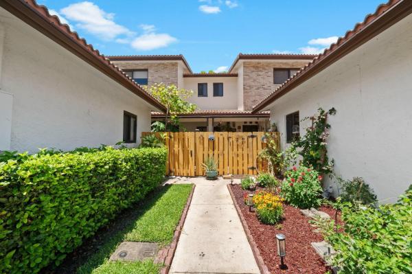 Lago Mar Colony, 12441 NW 3rd St #A2, Plantation, Florida 33325, image 3