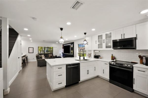Village Townhouses At Jacaranda, 498 Westree Ln, Plantation, Florida 33324, image 1