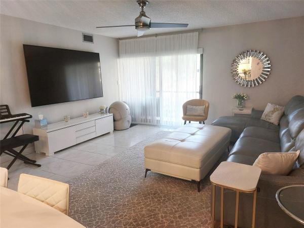 Boca Terrace, 912 SW 9th Street Cir #105, Boca Raton, Florida 33486, image 1