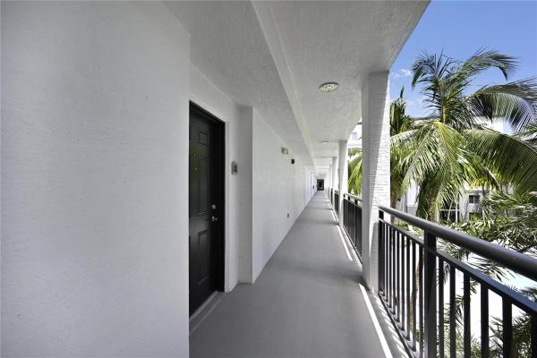 Vizcaya Lakes, 1690 Renaissance Commons Blvd #1314, Boynton Beach, Florida 33426, image 1