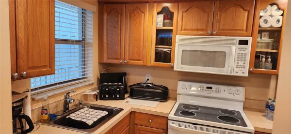 Sunrise Lakes 3, 8880 Sunrise Lakes Blvd #202, Sunrise, Florida 33322, image 1