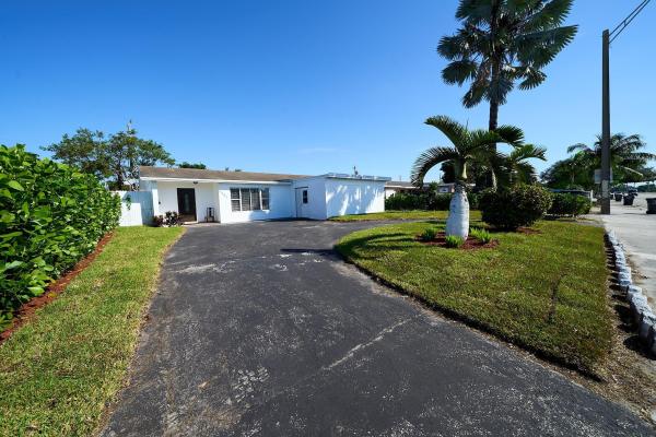 Driftwood Acres, 6881 Sheridan St, Hollywood, Florida 33024, image 2
