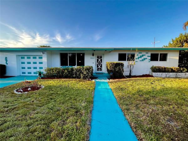 Manning Gardens, 1231 NW 143rd St, Golden Glades, Florida 33167, image 1