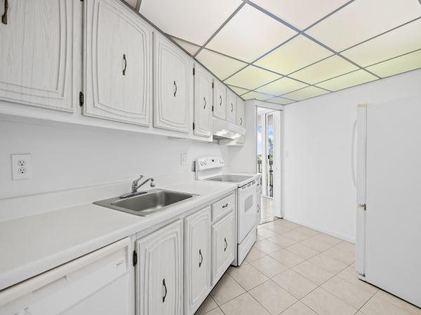 Environ 1, 6901 Environ Blvd #4A, Lauderhill, Florida 33319, image 3