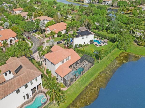 Parkland Estates, 10231 Majestic Trl, Parkland, Florida 33076, image 2
