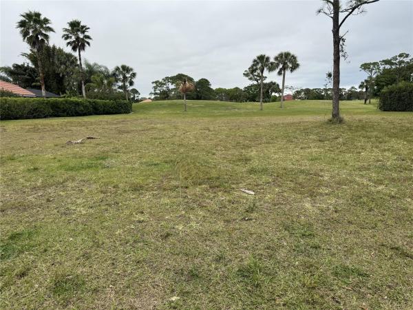 Meadowood Golf & Tennis Club, 2665 Conifer Dr, Fort Pierce, Florida 34951, image 1