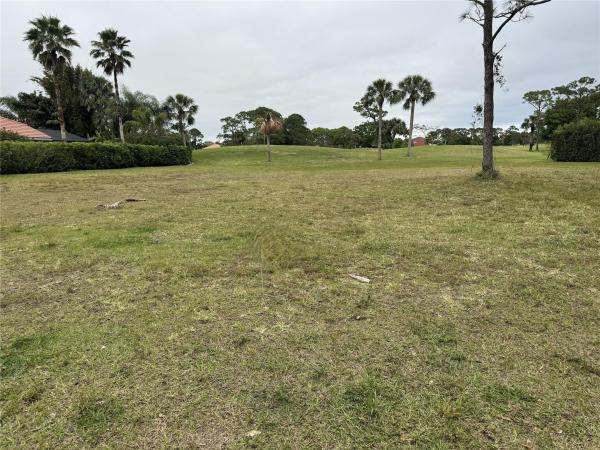 Meadowood Golf & Tennis Club, 2665 Conifer Dr, Fort Pierce, Florida 34951, image 1