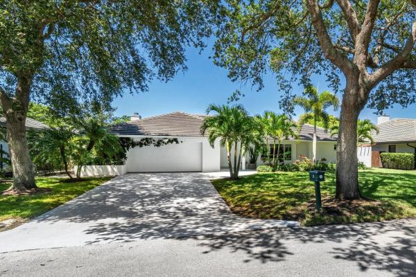 Glengary, 15 Glengary Rd, Palm Beach Gardens, Florida 33418, image 1