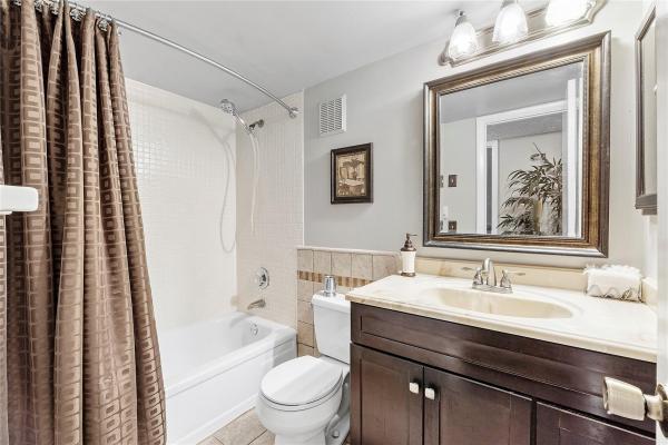 Lago West, 400 Commodore Dr #102, Plantation, Florida 33325, image 1