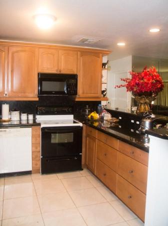 Coral Manor, 321 SE 3rd Pl, Deerfield Beach, Florida 33441, image 1