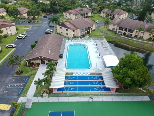 Pine Ridge 3, 326 Pine Ridge Cir #D-2, Greenacres, Florida 33463, image 2