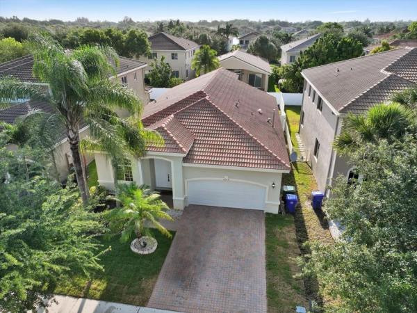 Laguna Isles, 6150 SW 195th Ave, Pembroke Pines, Florida 33332, image 3