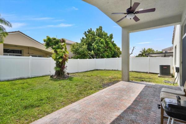 Laguna Isles, 6150 SW 195th Ave, Pembroke Pines, Florida 33332, image 1