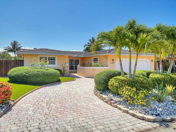 Middle River Manor, 2149 NE 19th Ave, Wilton Manors, Florida 33305, image 1