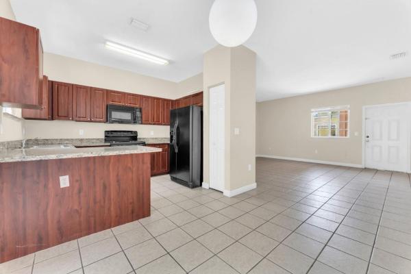Caribbean Isles Villas, 2589 NE 4th St #202, Homestead, Florida 33033, image 2