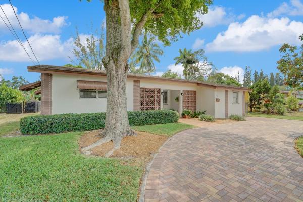 Sunrise Golf Village, 6520 NW 21st St, Sunrise, Florida 33313, image 1