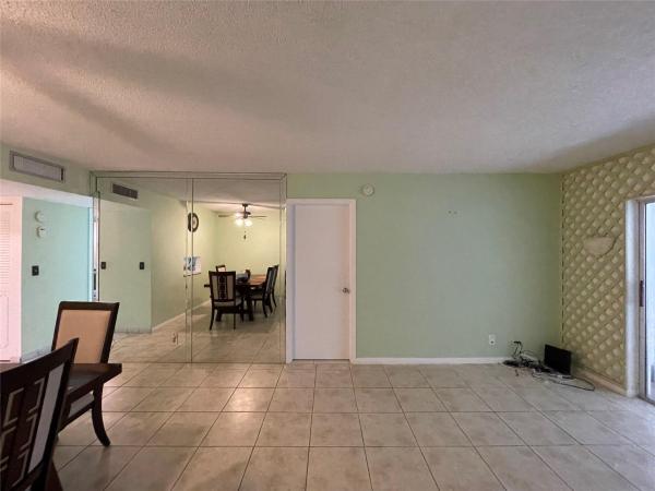 Lauderdale Oaks, 2901 NW 46th Ave #209, Lauderdale Lakes, Florida 33313, image 1