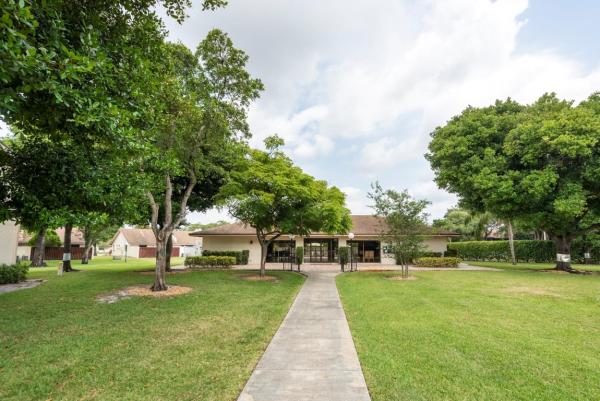 Pines Of Oakland Forest, 2700 S Oakland Forest Dr #103, Oakland Park, Florida 33309, image 1
