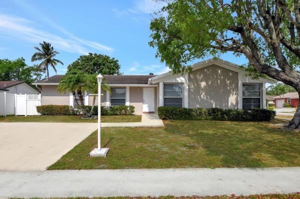 Boca Trails, 10635 Shady Pond Ln, Boca Raton, Florida 33428, image 1