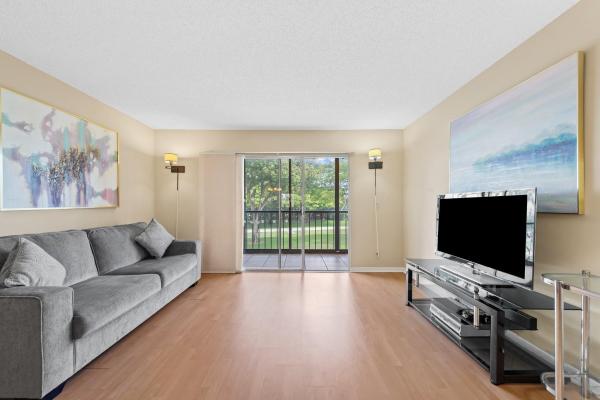 Huntington Lakes 3, 7267 Huntington Ln #306, Delray Beach, Florida 33446, image 2