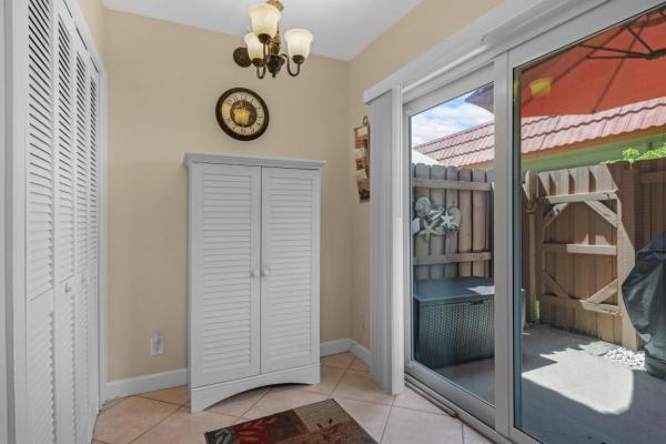 Manor Grove Village, 128 NE 20th Ct #3D, Wilton Manors, Florida 33305, image 2