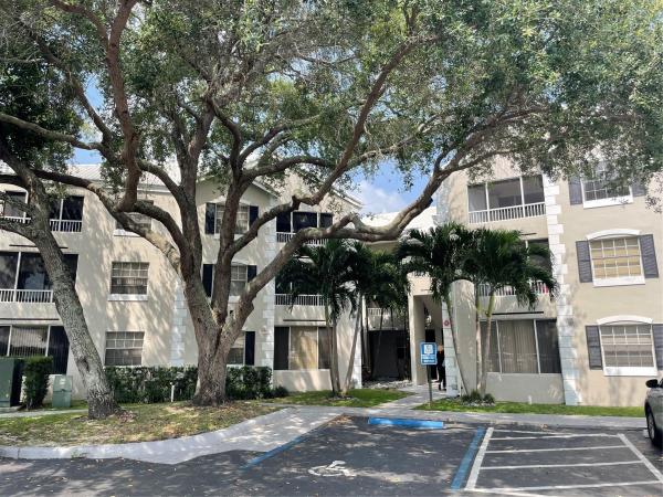 LakeView Club, 2850 N Oakland Forest Dr #210, Oakland Park, Florida 33309, image 1