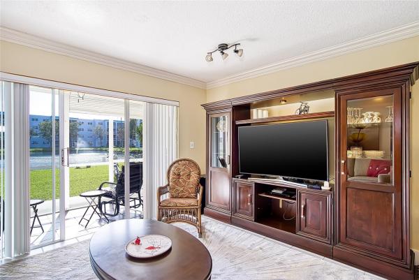 Danians North, 600 NE 2nd St #113, Dania Beach, Florida 33004, image 1