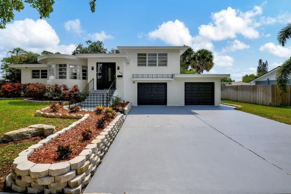 Country Club Village, 950 NW 17th Ave, Boca Raton, Florida 33486, image 1