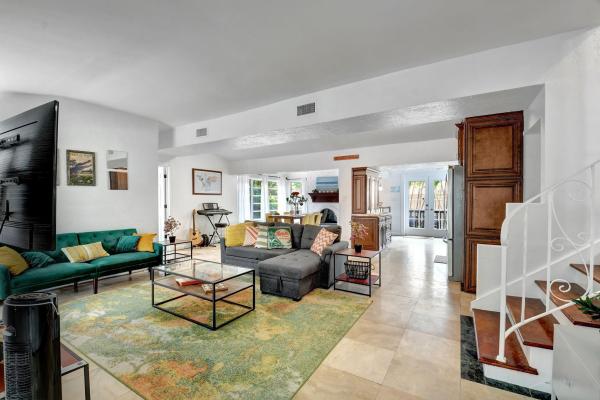 Country Club Village, 950 NW 17th Ave, Boca Raton, Florida 33486, image 1