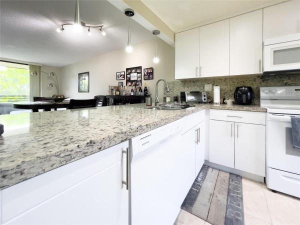 Colony Point, 1000 Colony Point Cir #505, Pembroke Pines, Florida 33026, image 1