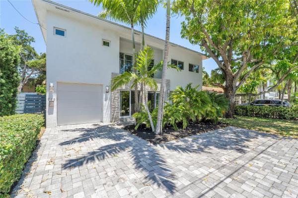 Victoria Courts, 720 NE 17th Rd, Fort Lauderdale, Florida 33304, image 1