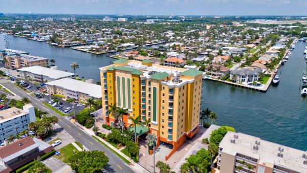 Riverside Grande, 821 N Riverside Dr #302, Pompano Beach, Florida 33062, image 1