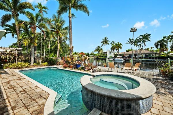 Middle River Estates, 1541 NE 28th Dr, Wilton Manors, Florida 33334, image 1