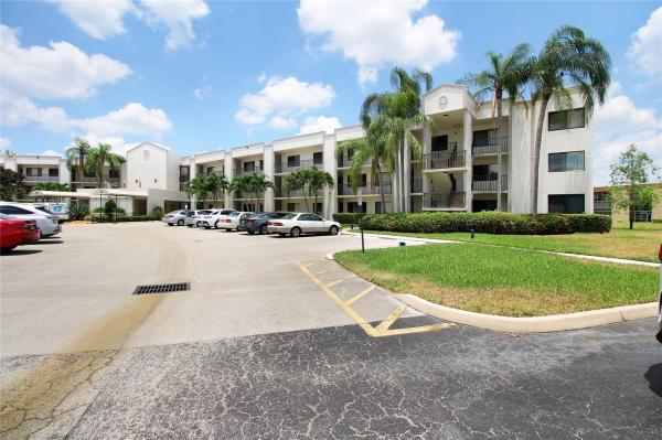 Clairmont At Kings Point, 10402 E Clairmont Cir #10402, Fort Lauderdale, Florida 33321, image 1