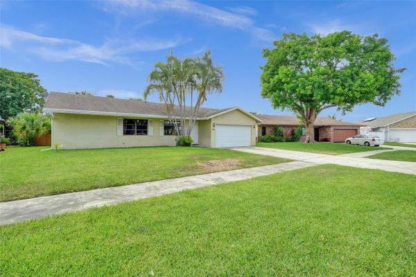 Waterford Homes, 1417 SW 28th Ter, Deerfield Beach, Florida 33442, image 1