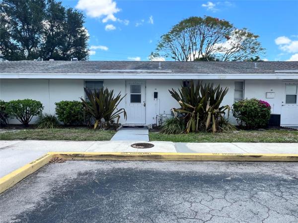 Greenway Village North, 52 East Ct #., Royal Palm Beach, Florida 33411, image 1