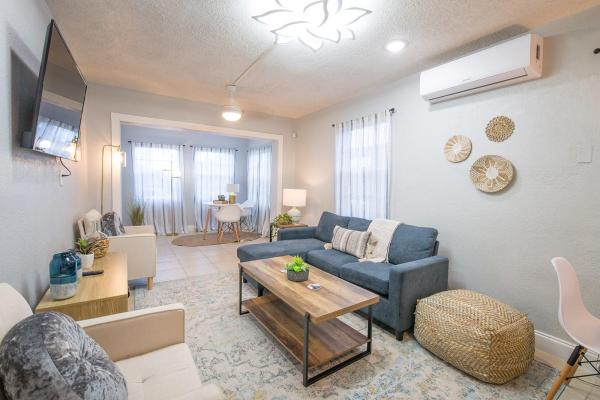 Liberia, 2339 Hope St, Hollywood, Florida 33020, image 1