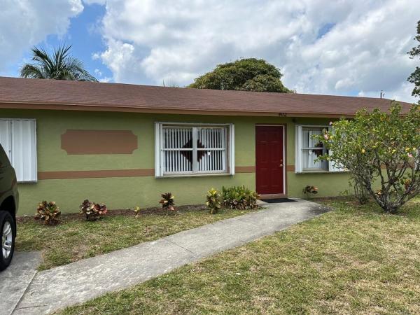 Cherry Hills, 402 NW 9th Ave, Boynton Beach, Florida 33435, image 1