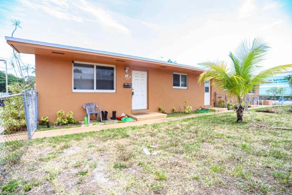North Hollywood, 334-336 SW 16th St, Dania Beach, Florida 33004, image 1