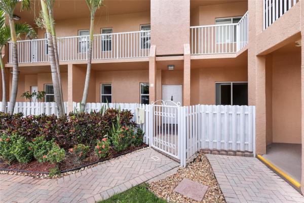 Yardley At Kings Point, 7715 Yardley Dr #114, Fort Lauderdale, Florida 33321, image 1