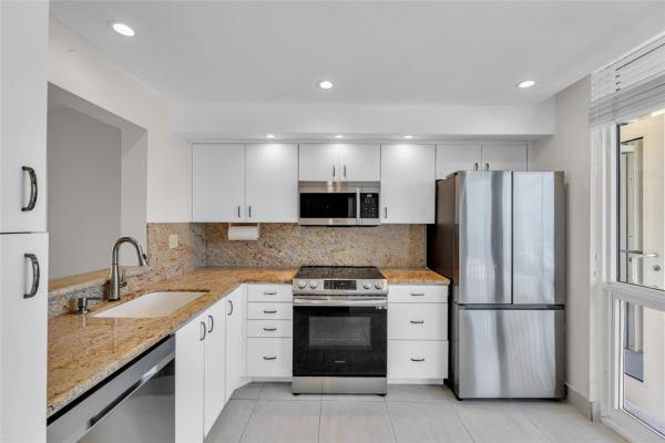 Silver Thatch Intracoastal Apartments, 521 N Riverside Dr #1004, Pompano Beach, Florida 33062, image 3