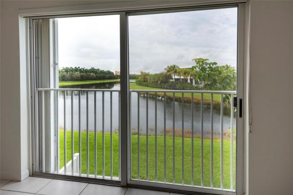 Riviera At Bonaventure, 188 Riviera Cir, Weston, Florida 33326, image 1