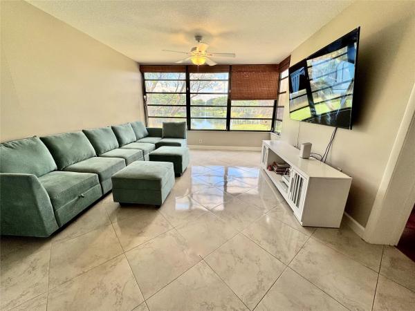 Whitehall 2 Of Pine Island Ridge, 1713 Whitehall Dr #202, Davie, Florida 33324, image 1