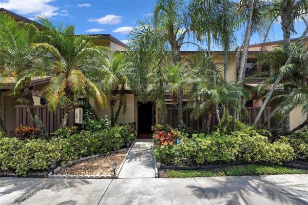 Karanda Village 3, 3961 Cocoplum Cir #3662, Coconut Creek, Florida 33063, image 1